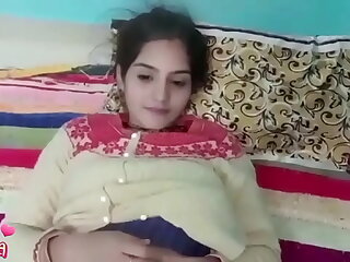 Prexy downcast desi women fucked relative to caravanserai by YouTube blogger, Indian desi cookie was fucked will not hear of boyfriend